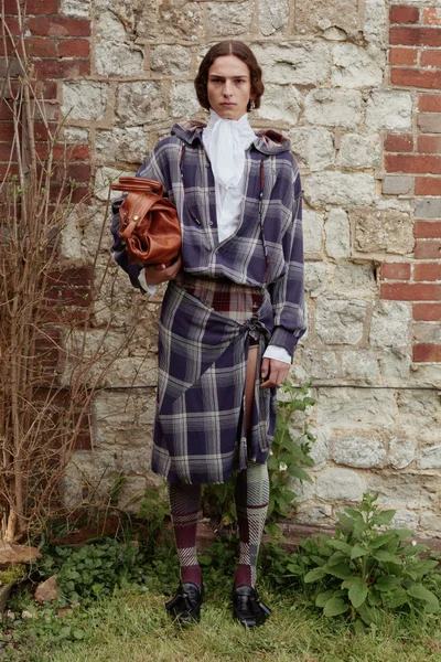 Look 3